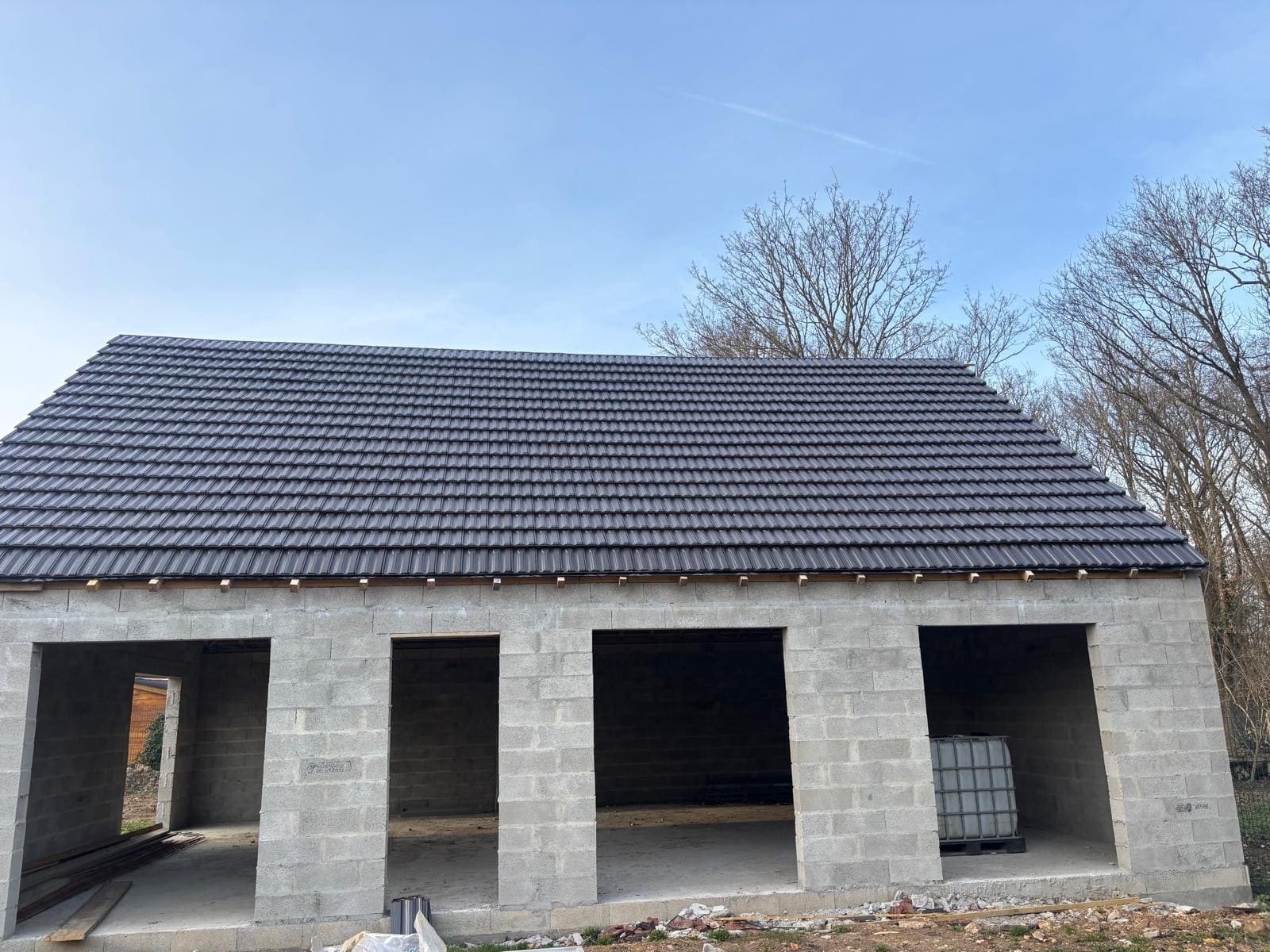 Couvreurs, charpentiers, zingueurs, peintres, façadiers et ramoneurs à Bois d'Arcy (78390) dans les Yvelines (78)