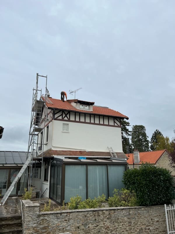 Couvreurs, charpentiers, zingueurs, peintres, façadiers et ramoneurs à Bois d'Arcy (78390) dans les Yvelines (78)