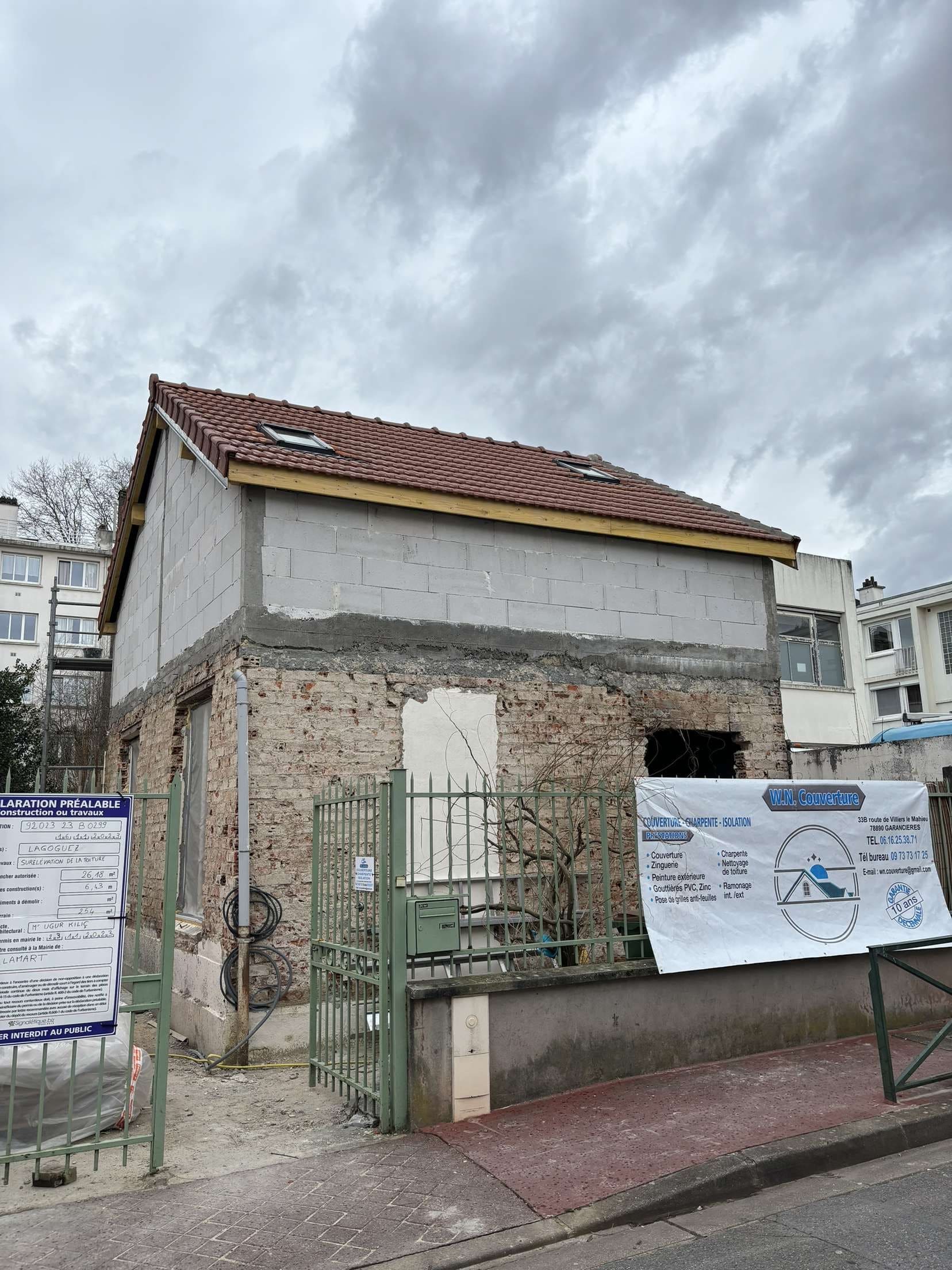 Couvreurs, charpentiers, zingueurs, peintres, façadiers et ramoneurs à Bois d'Arcy (78390) dans les Yvelines (78)