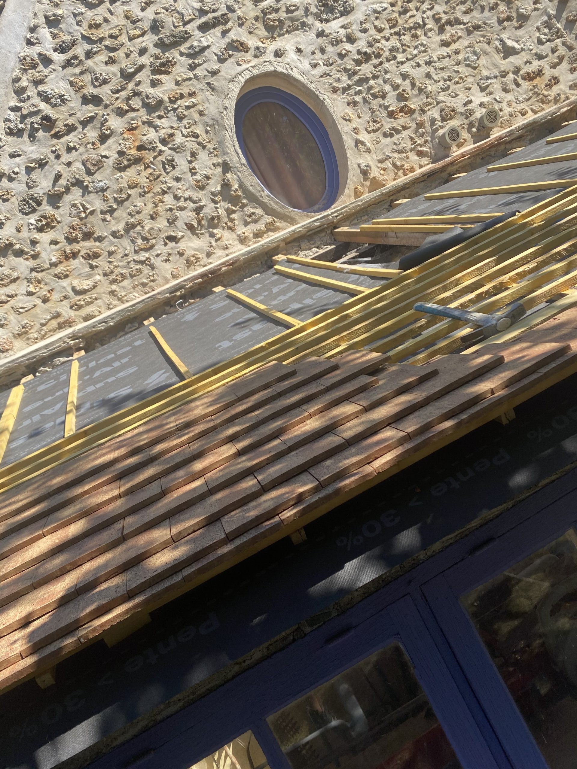 Couvreurs, charpentiers, zingueurs, peintres, façadiers et ramoneurs à Bois d'Arcy (78390) dans les Yvelines (78)