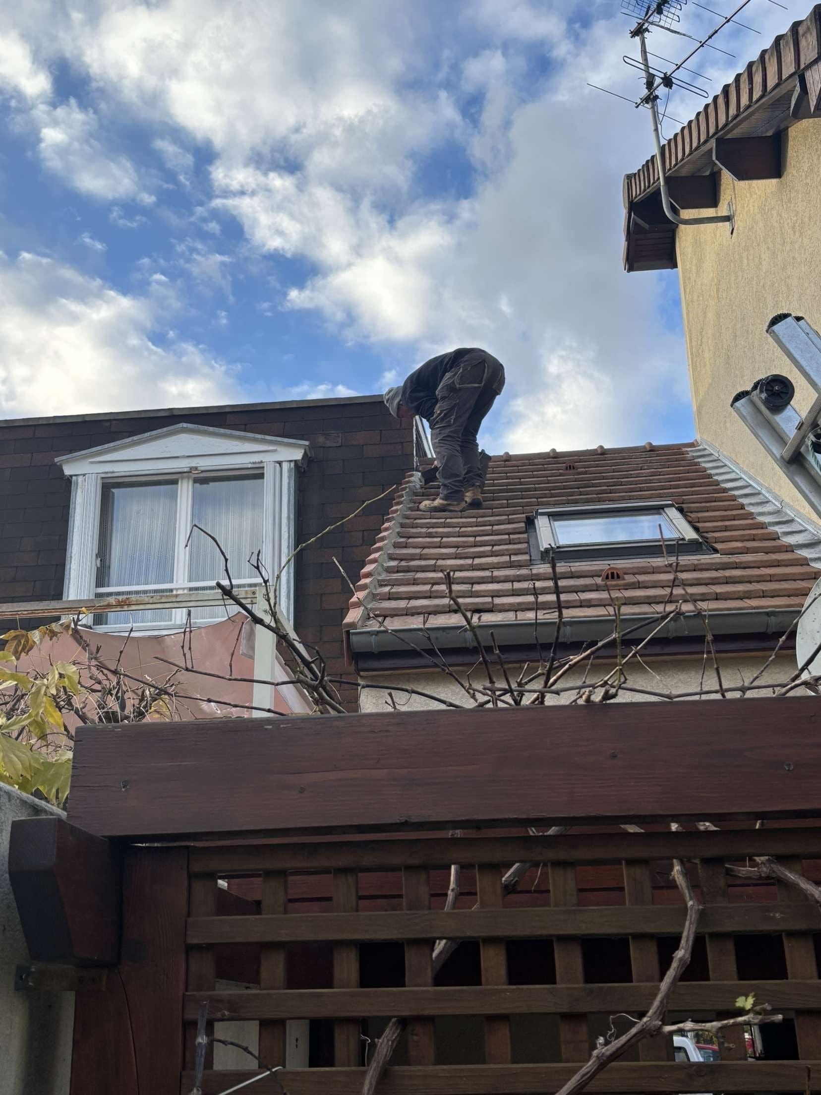 Couvreurs, charpentiers, zingueurs, peintres, façadiers et ramoneurs à Bois d'Arcy (78390) dans les Yvelines (78)