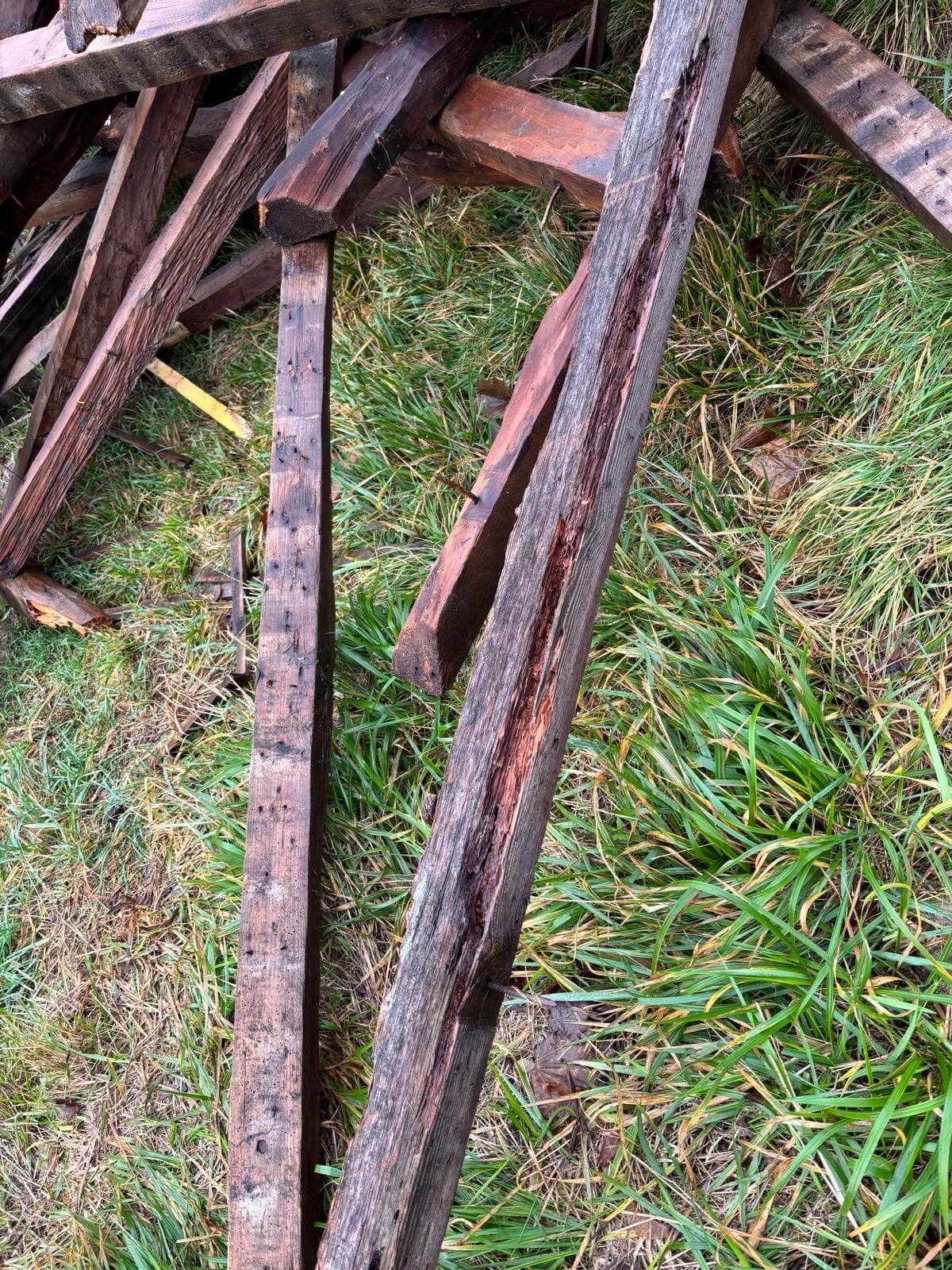 Couvreurs, charpentiers, zingueurs, peintres, façadiers et ramoneurs à Bois d'Arcy (78390) dans les Yvelines (78)